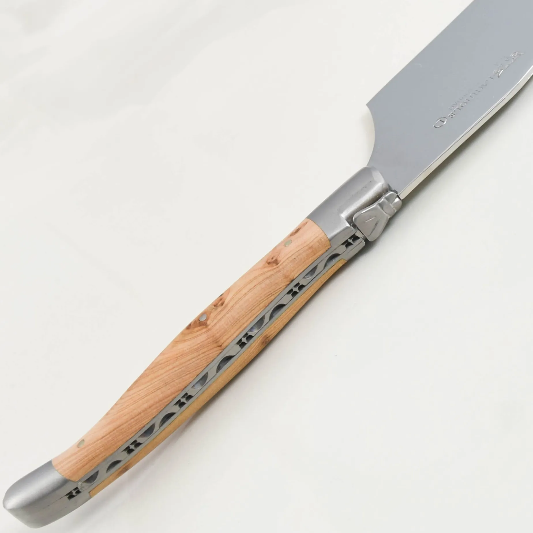 Laguiole en Aubrac Hard Cheese Knife, Juniper