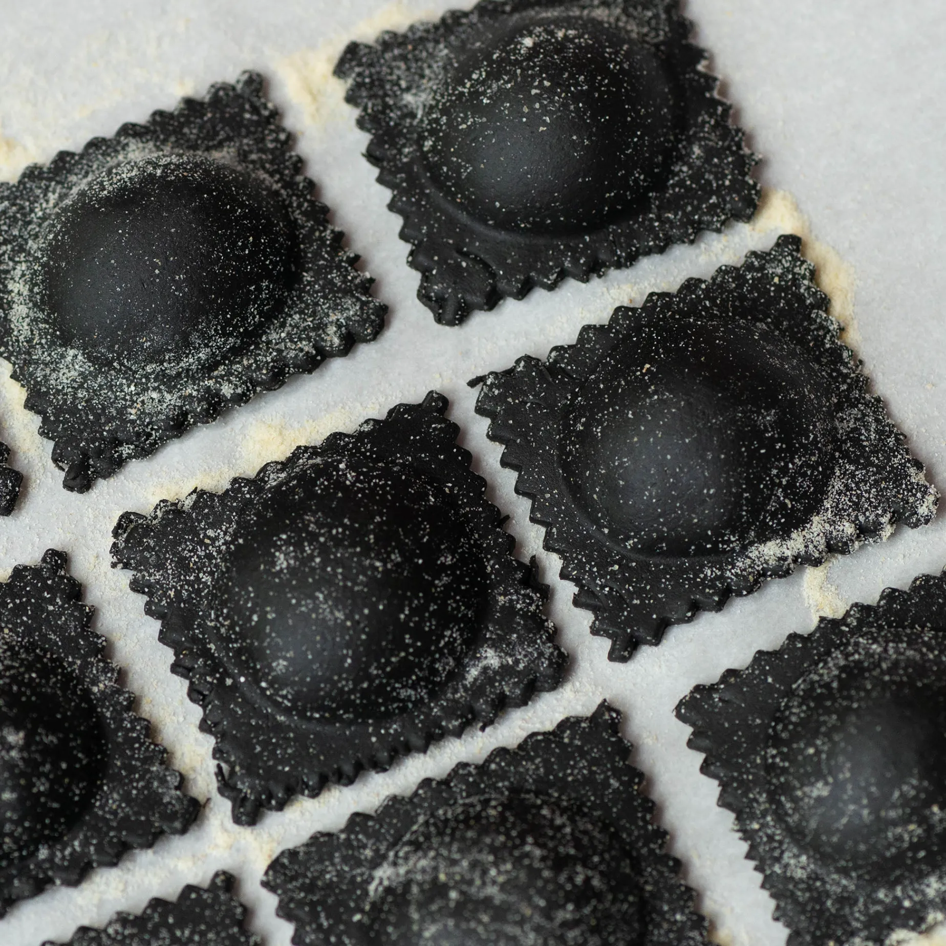 Ravioli Tray - 12 Large Round Ravioli 52mm x 52mm